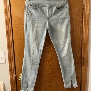 Kim Gravel Jegging Jeans with Ankle Slit